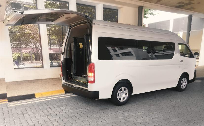 Vehicle Wheelchair Lift